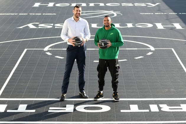 NBA, Basketball Herren, USA PARTNERSHIP LAUNCH, Andrew Bogut and Nick Kyrgios pose inside Bondi Icebergs pool which has been converted to a basketball court during a National Basketball Association (NBA) brand partnership launch, in Sydney, Thursday, May 20, 2021. ( NO ARCHIVING, EDITORIAL USE ONLY, NO USE IN BOOKS WITHOUT CONSENT SYDNEY NSW AUSTRALIA  Copyright: xBRENDONxTHORNEx 20210520001543599890