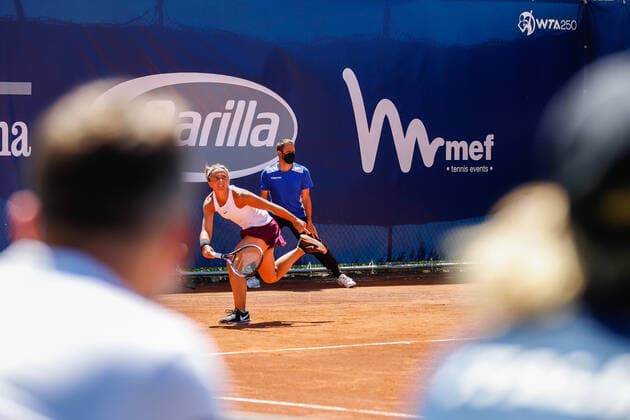 May 20, 2021, Parma, Italy: Parma, Italy, Tennis Club Parma, May 20, 2021, Italian Tennis player Sara Errani between Davide Errani and Tathiana Garbin during WTA, Tennis Damen 250 Emilia-Romagna Open 2021 - Tennis Internationals Tennis Internationals - WTA 250 Emilia-Romagna Open 2021, parma, Italy - ZUMAl164 20210520_zsa_l164_037 Copyright: xRobertaxCorradinx