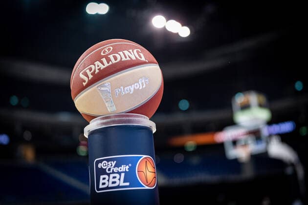 Basketball Berlin 20 05 2021 1 Bundesliga easyCredit BBL BBL Season 2020 2021 Playoffs Quarterfinals Game 1 Alba Berlin Hamburg Towers Playoff Ball Spalding Playing Equipment