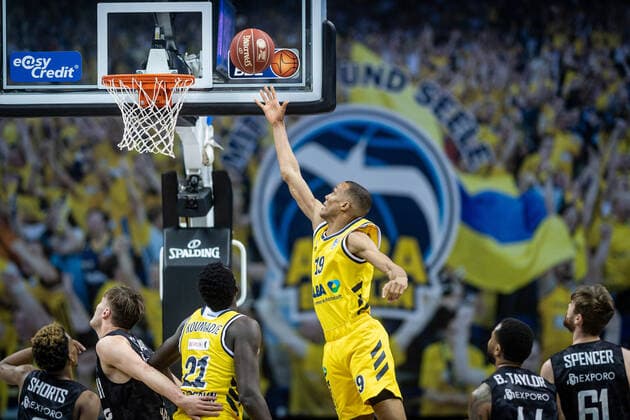 Basketball Berlin 20.05.2021 1. Bundesliga easyCredit-BBL BBL Saison 2020 2021 Playoffs Viertelfinale Spiel 1 Alba Berlin - Hamburg Towers Louis Olinde (Alba Berlin, No.19)