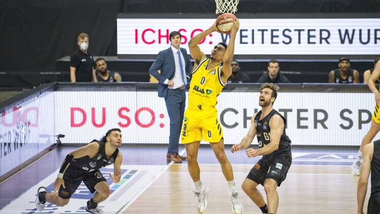 f l Max DiLeo 3 Hamburg T, Maodo Lo Alba 0, Patrick Spencer 61 Hamburg T, 20 05 2021, BBL, Alba Berlin vs Hamburg Towers, at Mercedes Benz Arena, GER, Berlin, BBL,20 05 2021, BBL, Playoff VF, Alba vs Hamburg Towers Berlin Copyright: xUwexKoch Eibner-Pressefotox EP_UKH