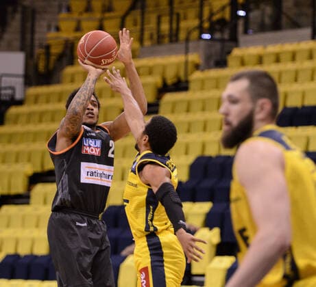 Troy CAUPAIN 23 ratiopharm ulm , Phil PRESSEY 25 EWE Baskets Oldenburg during the game EWE Baskets Oldenburg vs ratiopharm Ulm, Basketball, Bundesliga, 20 05 2021, Season 2020 2021, Playoffs, Quarterfinals, 1 Matchday Copyright xErikxHillmer EIBNERx EP ehr EWE Baskets Oldenburg vs ratiopharm Ulm, Basketball, Bundesliga, 20 05 2021, Season 2020 2021, Playoffs, Quarterfinals, 1 Matchday Oldenburg Copyright: xErikxHillmer EIBNERx EP_ehr
