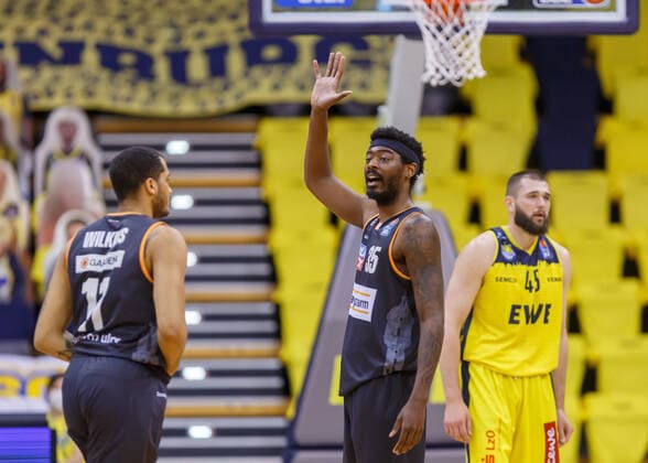 Oldenburg, Lower Saxony, DEU, 20 05 2021, Aric Holman center, Ratiopharm Ulm EWE Baskets Oldenburg vs Ratiopharm Ulm Basketball Bundesliga Playoffs Quarterfinals 1 Matchday, Great EWE Arena Playoffs EWE Baskets Oldenburg vs Ratiopharm Ulm www.andreas-burmann.de