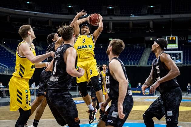 Basketball Berlin 20 05 2021 1 Bundesliga easyCredit BBL BBL Season 2020 2021 Playoffs Quarterfinals Game 1 Alba Berlin Hamburg Towers Peyton Siva Alba Berlin, No 03