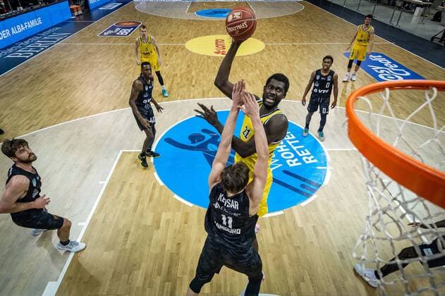 Basketball Berlin 20 05 2021 1 Bundesliga easyCredit BBL BBL Season 2020 2021 Playoffs Quarterfinals Game 1 Alba Berlin Hamburg Towers Christ Koumadje Alba Berlin, No 21 Maik Kotsar Hamburg, No 11