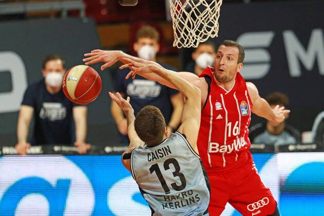 16 Paul Zipser FCBB red, blocks, stops, 13 R Caisin Crailsheim basketball, 1 Bundesliga, BBL, FC Bayern Munich, HAKRO Merlins Crailsheim at Audi Dome, 21 05 2021, playoff, game 2, PHOTO Mladen Lackovic LakoPress