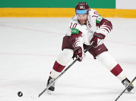 Eishockey, WM, Kanada - Lettland RIGA, LATVIA - MAY 21, 2021: Latvia s Lauris Darzins in action in a 2021 IIHF World Championship, WM, Weltmeisterschaft Group A Ice hockey, Eishockey match against Canada at Arena Riga. Natalia Fedosenko TASS  TS100E37