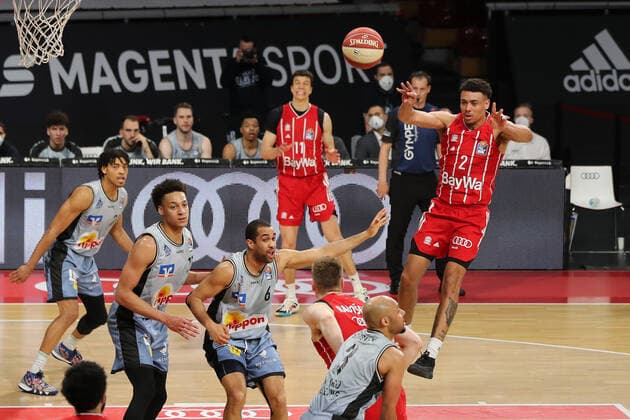 Wade Baldwin IV Muenchen throws a pass GER, FC Bayern Basketball vs Hakro Merlins Crailsheim, Basketball, 1 Bundesliga, Playoffs 2020 2021, Quarterfinals Game 2, 21 05 2021, GER, FC Bayern Basketball vs Hakro Merlins Crailsheim, Basketball, 1 Bundesliga, Playoffs 2020 2021, Quarterfinals Game 2, 21 05 2021, Muenchen Copyright: xEIBNER MarcelxEngelbrechtx EP_EER