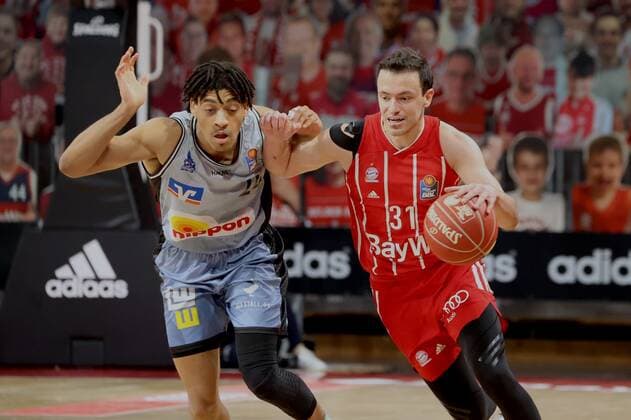 Crailsheims 24 JONES vs Bayerns 31 Zan Mark SISKO Basketball, Bayern Crailsheim, BBL playoff, quarterfinal, 2 game, 2020 2021 season, on 21 5 2021 in Munich, A U D I D O M E, Germany Source Copyright Credit Oryk HAIST xx