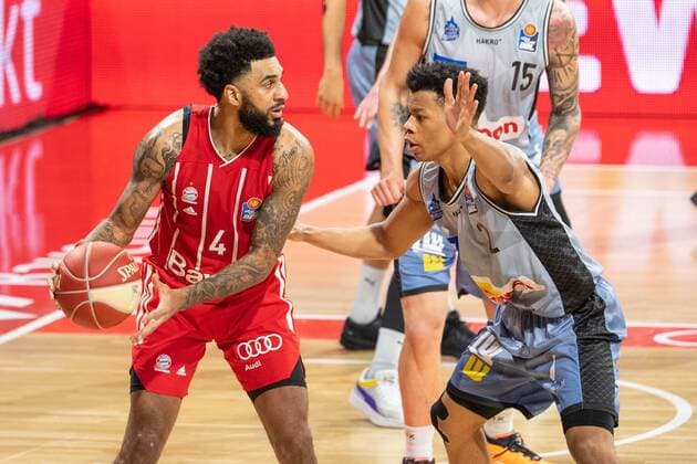 D J Seeley 4 FC Bayern , Trae Bell Haynes 2 Hakro Merlins Crailsheim , FC Bayern Basketball vs HAKRO Merlins Crailsheim, BBL Playoffs, Quarterfinals, 21 05 2021 Muenchen Bayern Germany Copyright: xkolbert-press UlrichxGamelx