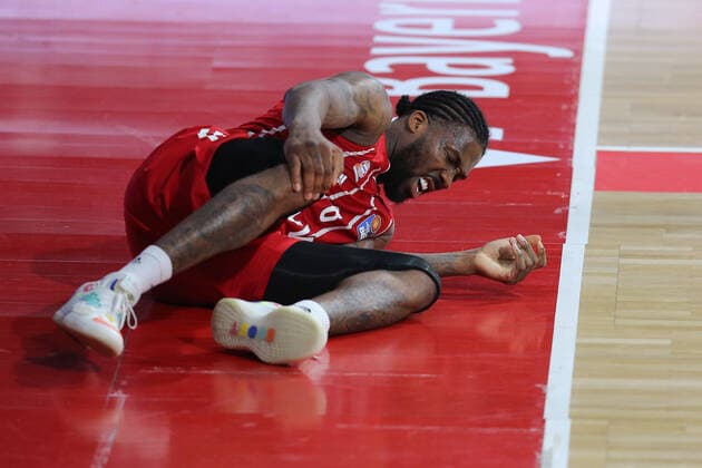 Jalen Reynolds Munich hurts right knee GER, FC Bayern Basketball vs Hakro Merlins Crailsheim, Basketball, 1 Bundesliga, Playoffs 2020 2021, Quarterfinals Game 2, 21 05 2021, GER, FC Bayern Basketball vs Hakro Merlins Crailsheim, Basketball, 1 Bundesliga, Playoffs 2020 2021, Quarterfinals Game 2, 21 05 2021, Munich Copyright: xEIBNER MarcelxEngelbrechtx EP_EER