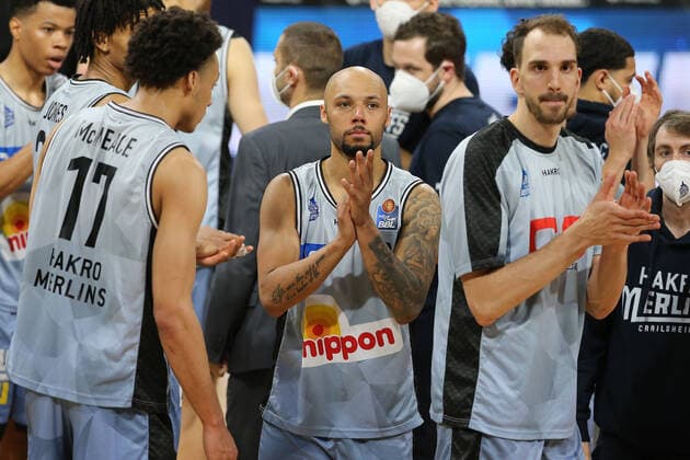 Elias Lasisi Crailsheim slaps GER, FC Bayern Basketball vs Hakro Merlins Crailsheim, Basketball, 1 Bundesliga, Playoffs 2020 2021, Quarterfinals Game 2, 21 05 2021, GER, FC Bayern Basketball vs Hakro Merlins Crailsheim, Basketball, 1 Bundesliga, Playoffs 2020 2021, Quarterfinals Game 2, 21 05 2021, Muenchen Copyright: xEIBNER MarcelxEngelbrechtx EP_EER