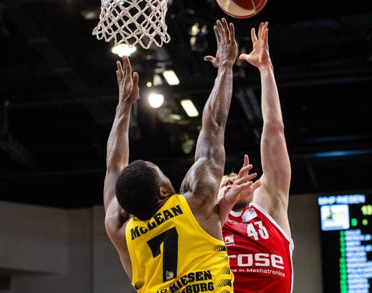 Jamel McLean MHP RIESEN Ludwigsburg 7 Christian Sengfelder Brose Bamberg 43 1 Basketball Bundesliga easyCredit BBL MHP RIESEN Ludwigsburg Brose Bamberg on 21 05 2021 in Ludwigsburg MHPArena , Baden Wuerttemberg, Germany Ludwigsburg 21 05 21 Basketball , 21 05 2021, Ludwigsburg Germany xpxsdx