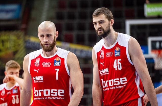 David Kravish Brose Bamberg 45 Alex Ruoff Brose Bamberg 7 1 Basketball Bundesliga easyCredit BBL MHP RIESEN Ludwigsburg Brose Bamberg on 21 05 2021 in Ludwigsburg MHPArena , Baden Wuerttemberg, Germany Ludwigsburg 21 05 21 Basketball , 21 05 2021, Ludwigsburg Germany xpxsdx