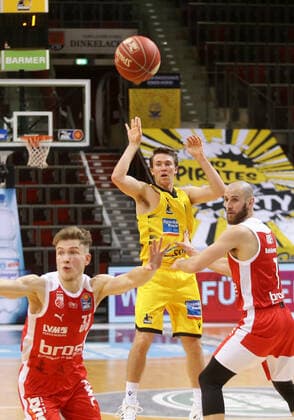 Ludwigsburg , Basketball easyCredit BBL Bundesliga ,Quarterfinal Game 2, MHP RIESEN Ludwigsburg vs Brose Bamberg , Jordan Hulls riesen