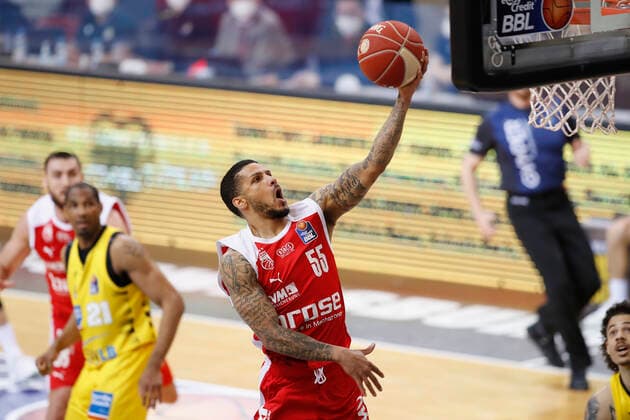 21 05 2021, Basketball, BBL 2020 2021, Quarterfinals, 2 Matchday, MHP RIESEN Ludwigsburg Brose Bamberg, GER, Ludwigsburg, MHPArena Picture from left Tyler Larson Brose Bamberg Copyright: HMBxMedia xHeikoxBecker