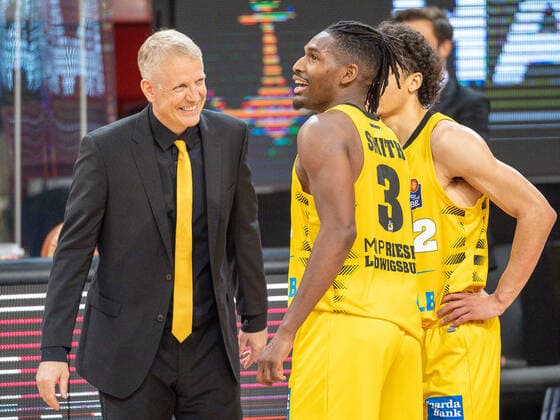 Looking forward John Patrick MHP Riesen Ludwigsburg, Head Coach , Jaleen Smith MHP Riesen Ludwigsburg, 03 Jonah Radebaugh MHP Riesen Ludwigsburg, 12 , MHP Riesen Ludwigsburg vs Brose Bamberg, Basketball, Bundesliga, Playoffs, Game 2, easycredit BBL, 21 05 2021, MHP Riesen Ludwigsburg vs Brose Bamberg, Basketball, Bundesliga, Playoffs, Game 2, easycredit BBL, 21 05 2021 Ludwigsburg Copyright: xEibner-Pressefoto SaschaxWaltherx EP_swa