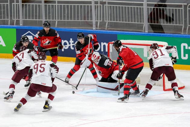 Team Canada defending the goal during World Championship, WM, Weltmeisterschaft 2021 - Canada vs Latvia, Ice hockey, Eishockey in Riga, Latvia, May 21 2021  Copyright: xLiveMedia AndreaxRex xIPAx xLiveMediax 0