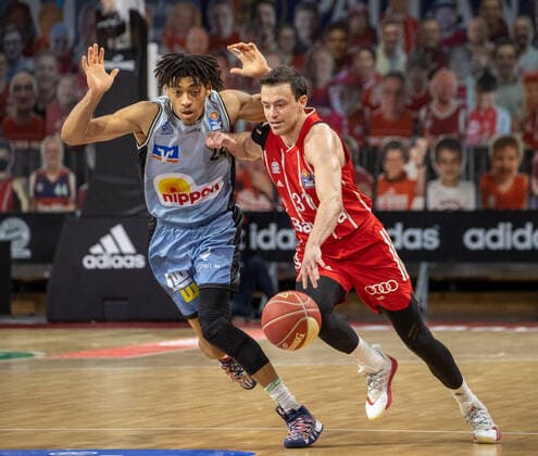 Crailsheims 24 JONES vs Bayerns 31 Zan Mark SISKO Basketball, Bayern Crailsheim, BBL playoff, quarterfinal, 2 game, 2020 2021 season, on 21 5 2021 in Munich, A U D I D O M E, Germany Source Copyright Credit Oryk HAIST xx