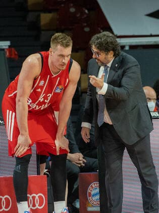 Bayerns 43 Leon RADOSEVIC and Head Coach Andrea TRINCHIERI Basketball, Bayern Crailsheim, BBL Playoff, Quarterfinal, 2 game, 2020 2021 season, on 21 5 2021 in Munich, A U D I D O M E, Germany Source Copyright Credit Oryk HAIST xx
