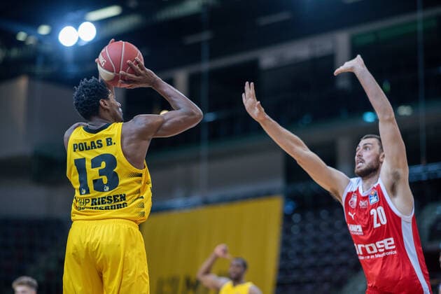 Yorman Polas Bartolo MHP Riesen Ludwigsburg, 13 , Chase Fieler Brose Bamberg, 20 , MHP Riesen Ludwigsburg vs Brose Bamberg, Basketball, Bundesliga, Playoffs, Game 2, easycredit BBL, 21 05 2021, MHP Riesen Ludwigsburg vs Brose Bamberg, Basketball, Bundesliga, Playoffs, Game 2, easycredit BBL, 21 05 2021 Ludwigsburg Copyright: xEibner-Pressefoto SaschaxWaltherx EP_swa