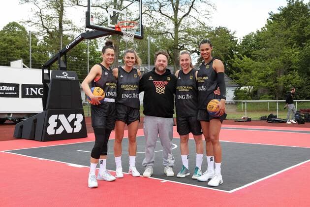 3x3 Womens Basketball National Team Media Training, 21 05 2021 Stefanie Grigoleit, Theresa Simon, Matthias Weber, Svenja Brunckhorst, Satou Sabally, f l 3x3 Womens Basketball National Team Media Training 21 05 2021 in Düsseldorf Copyright: xBEAUTIFULxSPORTS KennyxBeelex