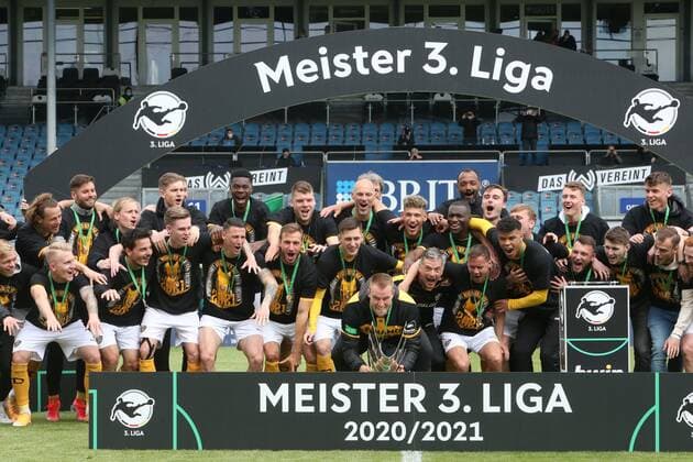 Cheering for the championship title, champion of the 3 Liga, handing over the championship trophy, team picture, championship celebration, cup handing over, cup for Dynamo Dresden , Wehen Wiesbaden Dynamo Dresden, 3 Liga, football, season 2020 2021, last match day, 38 match day, 22 05 2021,
