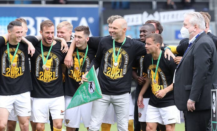 Wiesbaden, 22 05 2021, Football, Brita Arena, 3 Liga, 38 Spieltag , SV Wehen Wiesbaden vs SG Dynamo Dresden 0 1 0 1 , On the last matchday of the season 2020 21 Dresden secured the third league championship , In the picture award ceremony with winners cup , According to the specifications of the DFB Deutscher Fußballbund it is prohibited to exploit in the stadium and or from the game made photographs in the form of sequence pictures and or video-like photo series or to let exploit ,