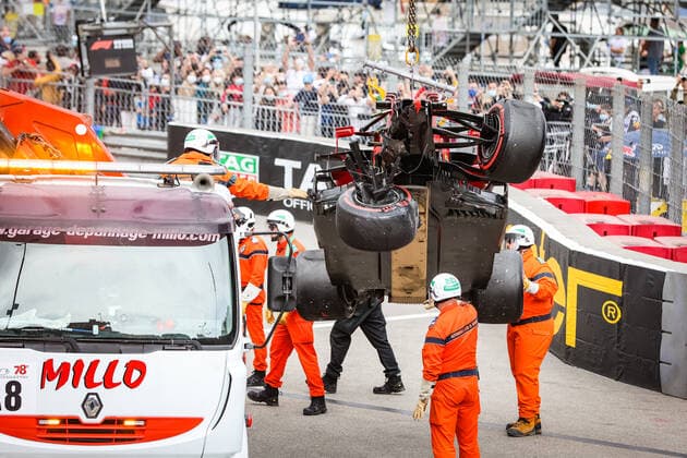 16 LECLERC Charles (mco), Scuderia Ferrari SF21, crash, accident, during the 2021 Formula One World Championship, WM, Weltmeisterschaft Grand Prix of Monaco from on May 20 to 23 in Monaco - FORMULE 1 : Grand prix de Monaco - Essais - Monaco - 22 05 2021 DPPI PANORAMIC  00121009_AV6_4947