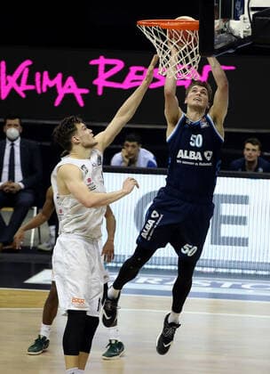 Maik Kotsar, Ben Lammers action game scene duel sports basketball BBL Bundesliga men season 2020 2021 22 05 2021 ALBA Berlin vs Hamburg Towers