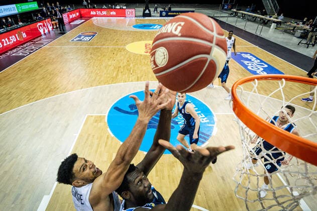 Basketball Berlin 22 05 2021 1 Bundesliga easyCredit BBL BBL Season 2020 2021 Playoffs Quarterfinals Game 2 Alba Berlin Hamburg Towers Christ Koumadje Alba Berlin, No 21 Marvin Ogunsipe Hamburg, No 26