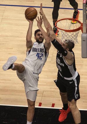 May 22, 2021, Los Angeles, California, USA: Maxi Kleber 42 of the Dallas Mavericks puts a shot past Ivica Zubac 40 of the Los Angeles Clippers during Game One of the Western Conference First Round game on Saturday May 22, 2021 at the Staples Center in Los Angeles, California. PI Los Angeles USA - ZUMAp124 20210522_zaa_p124_005 Copyright: xJAVIERxROJASx