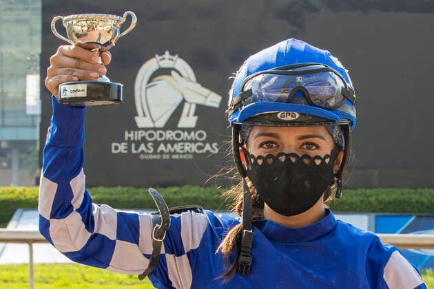 Women s Jockey Race Championship In Mexico MEXICO CITY, MEXICO - MAY 22: Jockey Jazmin Larios, champion of the First Women s Jockey Race ˜Challenge of Jockettas holds the trophy at Hippodrome of the Americas. For the first time in 78 years, a women s horse race is held, a historic event for Mexican Horse Riding. On May 22, 2021 in Mexico City, Mexico. Copyright: xRicardoxFloresx EYEPIXGROUP_RFE_22052021_7259