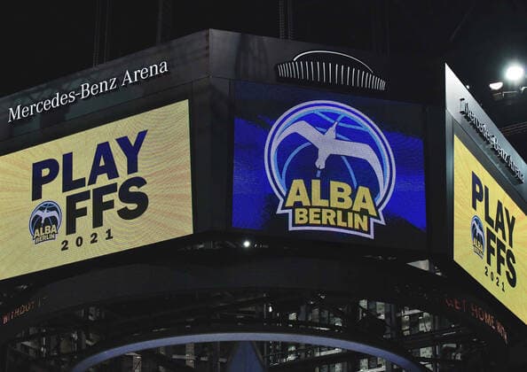 22 05 2021, xlakx, basketball playoff quarterfinals game 2, Alba Berlin Hamburg Towers emspor, v l cube scoreboard with inscription playoffs 2021,Alba Berlin Berlin