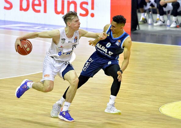 22 05 2021, xlakx, basketball playoff quarterfinals game 2, Alba Berlin Hamburg Towers emspor, v l Justus Hollatz Hamburg Towers 21 ,Maodo Lo Alba Berlin, No 0 Berlin.