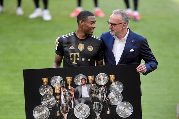 22 05 2021, Football 1 Bundesliga FC Bayern FC Augsburg 22 05 2021, Football 1 Bundesliga 2020 2021, 34 Matchday, FC Bayern München FC Augsburg, at Allianz Arena Munich Farewell to deserving Bayern players and officials, before the match David Alaba FC Bayern München with CEO Karl Heinz Rummenigge FC Bayern München Photo Bernd Feil M i S Pool Only for journalistic purposes Only for editorial use According to the DFL Deutsche Fußball Liga regulations, it is prohibited, DFL regulations prohibit any use of photographs as image sequences and or quasi video National and international NewsAgencies OUT Munich Bayern Germany Poolfoto ,EDITORIAL USE ONLY