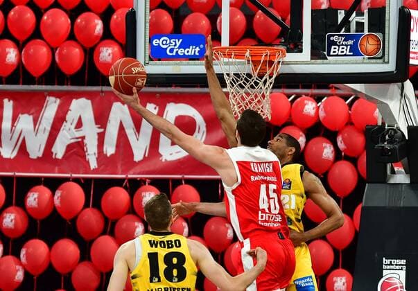 BAMBERG 23 05 2021 basketball easycredit 1 basketball Bundesliga 3 playoff quarterfinal match Brose Bamberg vs MHP Riesen Ludwigsburg David Kravish 45, Brose Bamberg throws against Tremmell Darden 21, MHP Riesen Ludwigsburg and Jonas Wohlfarth Bottermann 18, MHP Riesen Ludwigsburg photo Hans Martin Issler isslerimages Brose Bamberg vs MHP Riesen Ludwigsburg