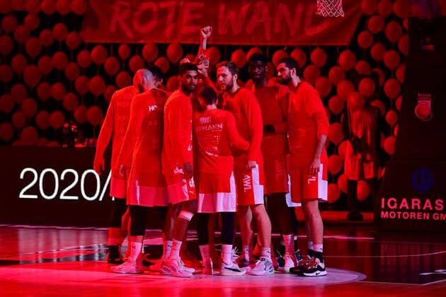 BAMBERG 23 05 2021 basketball easycredit 1 basketball Bundesliga 3 playoff quarterfinal match Brose Bamberg vs MHP Riesen Ludwigsburg team circle Bamberg in front of the red wall photo Hans Martin Issler isslerimages Brose Bamberg vs MHP Riesen Ludwigsburg