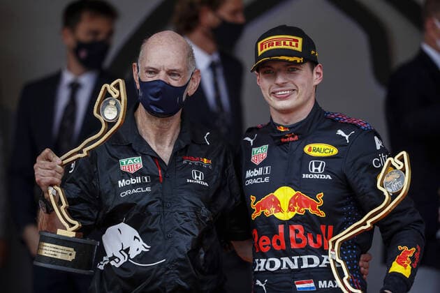 VERSTAPPEN Max (ned), Red Bull Racing Honda RB16B, portrait, podium with NEWEY Adrian, Chief Technical Officer of Red Bull Racing during the 2021 Formula One World Championship, WM, Weltmeisterschaft Grand Prix of Monaco from on May 20 to 23 in Monaco - FORMULE 1 : Grand prix de Monaco - Course - Monaco - 23 05 2021 DPPI PANORAMIC  _V2_4597