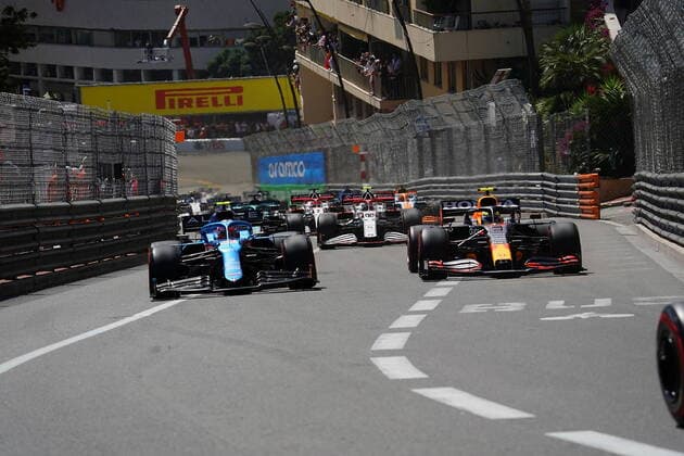 FORMULA 1 GRAND PRIX DE MONACO 2021, 20 23 05 2021 23 05 2021, Monaco Circuit, Monte Carlo, FORMULA 1 GRAND PRIX DE MONACO 2021, 20 23 05 2021 , in picture race start Esteban Ocon FRA 31 , Alpine F1 Team, Sergio Perez MEX 11 , Red Bull Racing Honda nordphotoxGmbHx xBratic nph00250