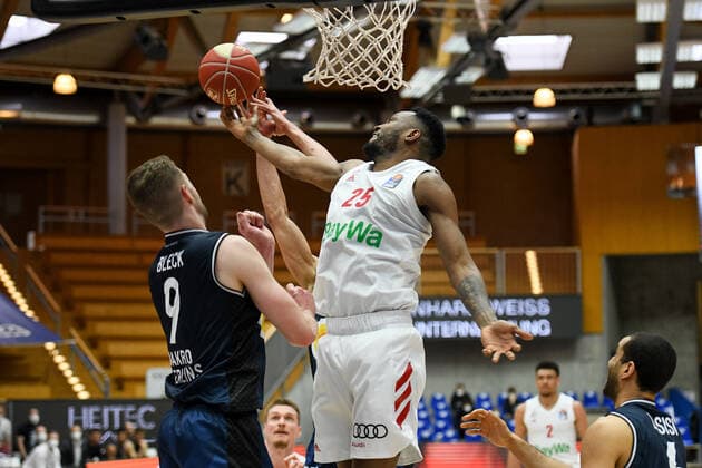 JaJuan Johnson FC Bayern Muenchen Basketball at the basket against Fabian Bleck HAKRO Merlins Crailsheim , GER, HAKRO Merlins Crailsheim vs FC Bayern Basketball, 23 05 2021, Play Off Quarterfinal Game 4, Basketball Bundesliga, Season 2020 2021 GER, HAKRO Merlins Crailsheim vs FC Bayern Basketball, 23 05 2021, Play Off Quarterfinal Game 4, Basketball Bundesliga, Season 2020 202 Crailsheim Copyright: xEibnerxPressefoto MichaelxMemmlerx EP_MMR