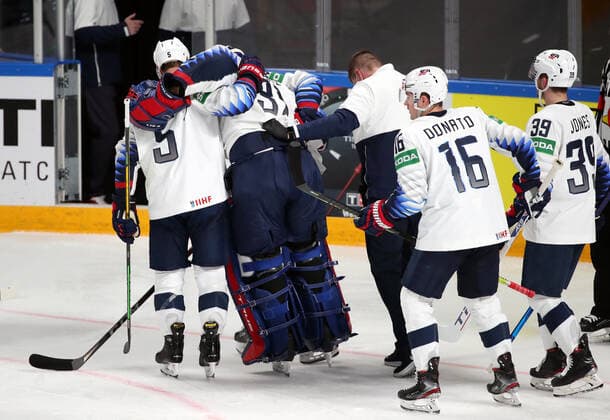 RIGA, LATVIA - MAY 23, 2021: The USA s goalie Anthony Stolarz (2nd L) is injured in the 2021 IIHF World Championship, WM, Weltmeisterschaft Group B Ice hockey, Eishockey match against Canada at Arena Riga. Natalia Fedosenko TASS  TS101142