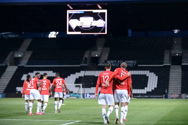 JOIE - FAIR PLAY - 17 BURAK YILMAZ (LIL) - 12 YUSUF YAZICI (LIL) - DOS FOOTBALL : Angers vs Lille - Ligue 1 Uber Eats - 23 05 2021 FEP Panoramic 