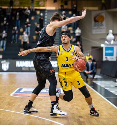 Maik Kotsar Towers ,Peyton Siva Alba 24 05 21, Hamburg Towers vs Alba Berlin, Hamburg Wilhelmsburg, edel optics Arena, easyCredit BBL, Basketball Bundesliga, season 2020 2021, play off quarter final, 3 game Â