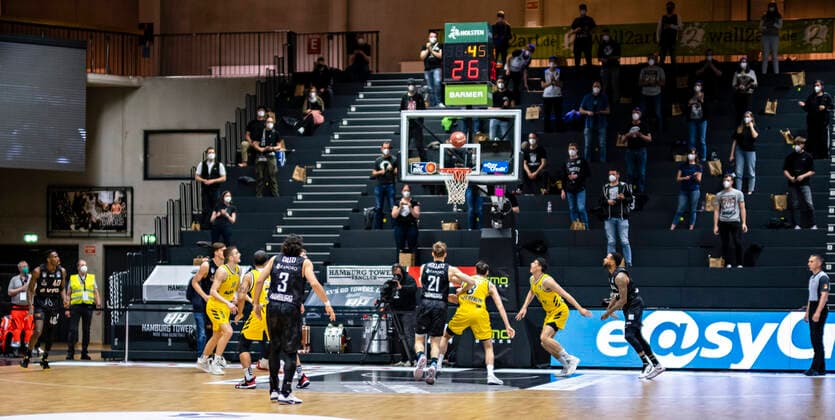 First play off game of the Towers in front of their own fans 24 05 21, Hamburg Towers vs Alba Berlin, Hamburg Wilhelmsburg, edel optics Arena, easyCredit BBL, Basketball Bundesliga, season 2020 2021, play off quarter finals, 3 game Â