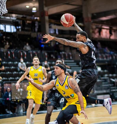 Peyton Siva Alba , Bryce Taylor Towers 24 05 21, Hamburg Towers vs Alba Berlin, Hamburg Wilhelmsburg, edel optics Arena, easyCredit BBL, Basketball Bundesliga, 2020 2021 season, play off quarter finals, 3 game Â