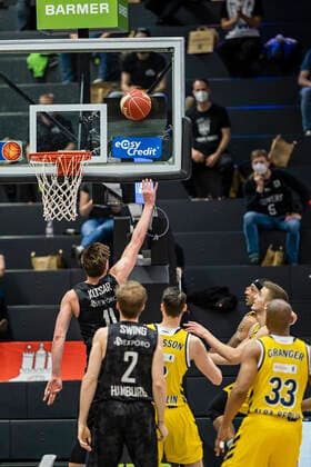 Maik Kotsar Towers , Marcus Eriksson Alba 24 05 21, Hamburg Towers vs Alba Berlin, Hamburg Wilhelmsburg, edel optics Arena, easyCredit BBL, Basketball Bundesliga, season 2020 2021, play off quarter final, 3 game Â