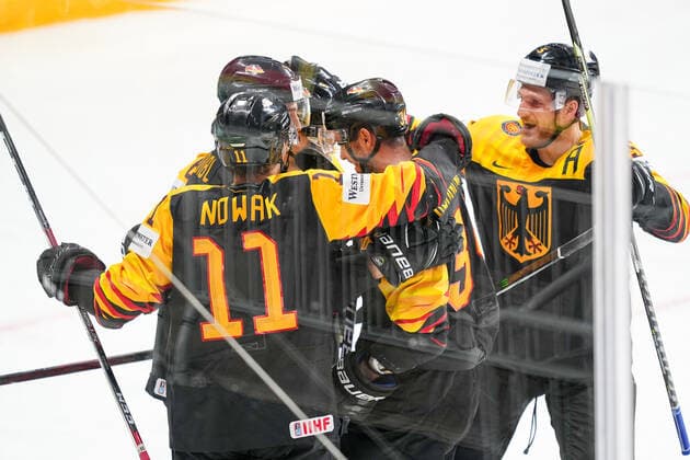 24 05 2021, Riga, Arena Riga, Germany vs Canada 2021 IIHF Ice Hockey World Championship , Germany open the scores and celebrates 11 Marco Nowak Germany , 34 Tom Kuhnhackl Germany , 5 Korbinian Holzer Germany Riga Riga Latvia  Copyright: xJustPictures.ch JarixPestelaccix