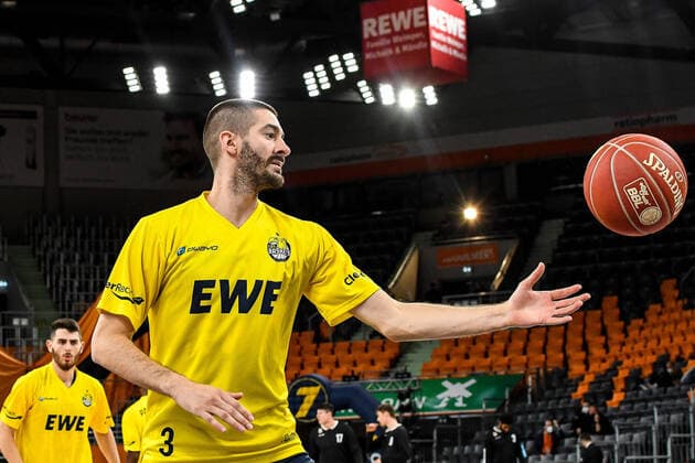 GER, BBL, Play offs, ratiopharm ulm vs EWE Baskets Oldenburg 24 05 2021, ratiopharm arena, Neu Ulm, GER, BBL, Play offs, ratiopharm ulm vs EWE Baskets Oldenburg, in picture Braydon Hobbs Oldenburg, 3 before start of game nordphotoxGmbHx xHafner nph00200