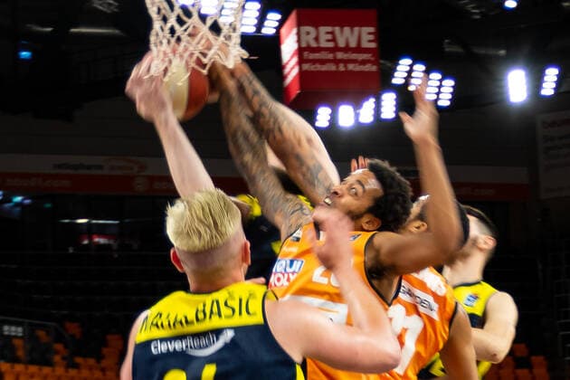 Troy Caupain Ratiopharm Ulm 23 , Rasid Mahalbasic EWE Baskets Oldenburg 24 Ratiopharm Ulm vs EWE Baskets Oldenburg, Playoffs Game 3, Quarterfinals, Season 2020 21, 24 05 2021 Ratiopharm Ulm vs EWE Baskets Oldenburg, Playoffs Game 3, Quarterfinals Neu Ulm Copyright: xEibner-Pressefoto RogerxBuerkex EP_EER